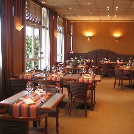 Novotel Centre Bord De Loire 4*